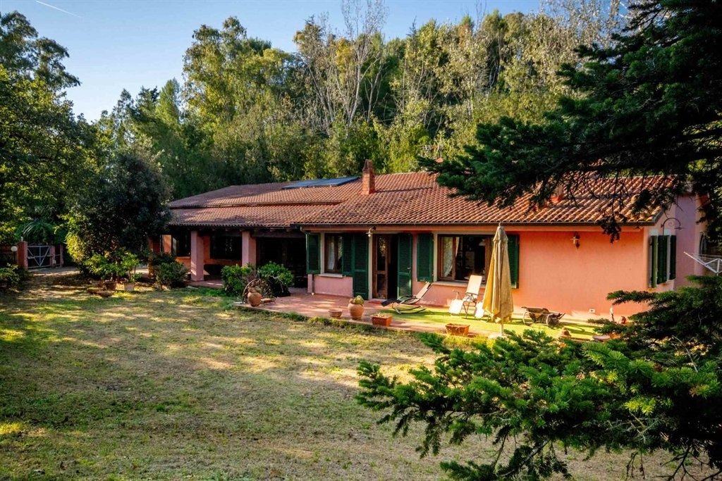 Villa in Castellina Marittima, Tuscany, Italy 2 - 16477479