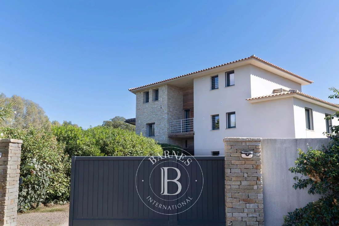 Villa in Porto-Vecchio, Corsica, France 1 - 16477486