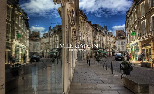 Château Avallon 1500.0 Sqm 25 Bedrooms