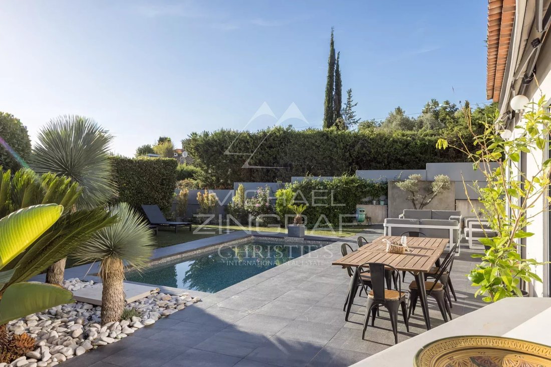 Villa in Mougins, Provence-Alpes-Côte d'Azur, France 1 - 16477343