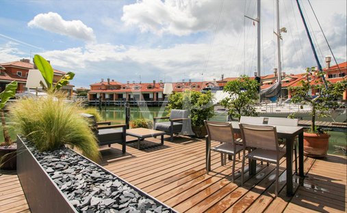 Townhouse in Porto Santa Margherita, Veneto, Italy 1