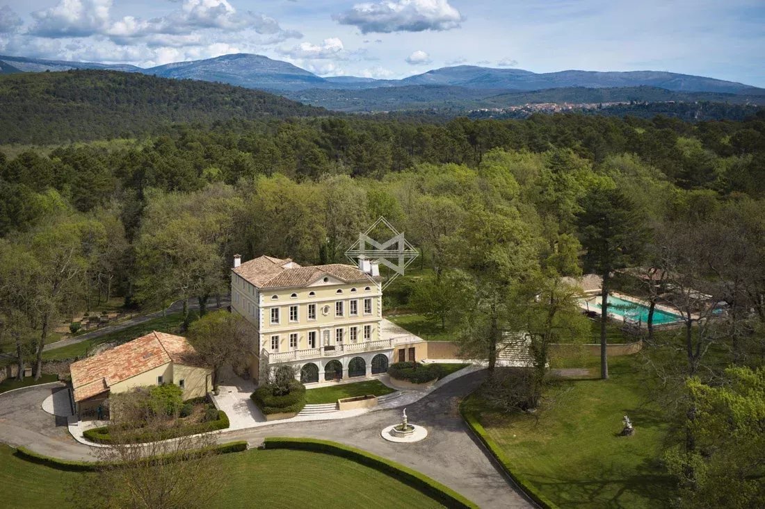 Estate in Callian, Provence-Alpes-Côte d'Azur, France 1 - 16477392