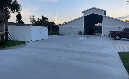 Apartment in Lehigh Acres, Florida, United States 1