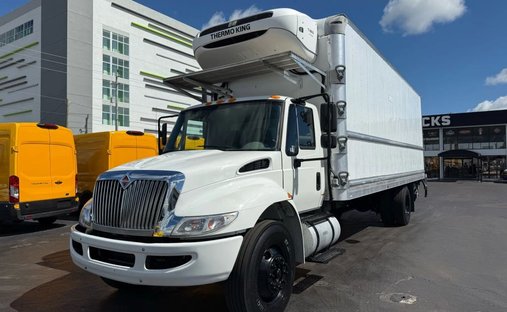 2019 International 4300 4300 Crew Cab in Miami, FL, United States 1