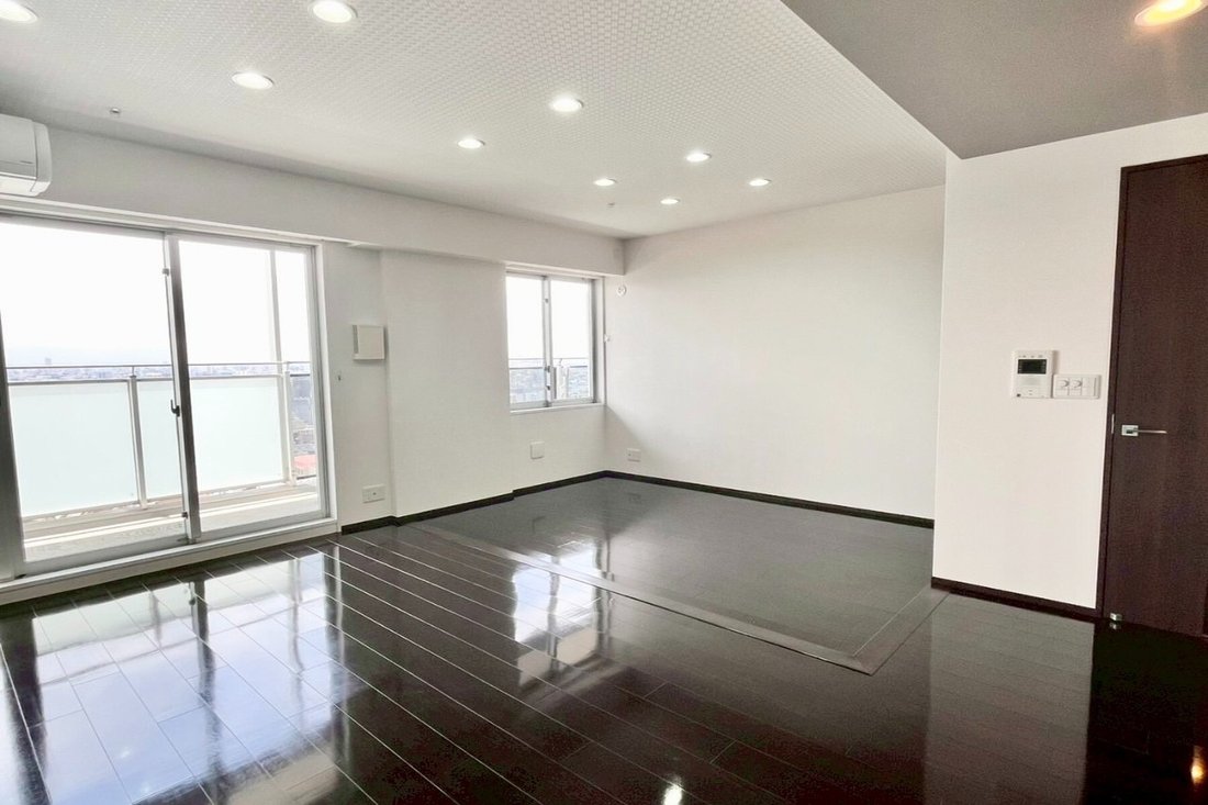 Condo in Osaka, Osaka, Japan 2 - 16478685