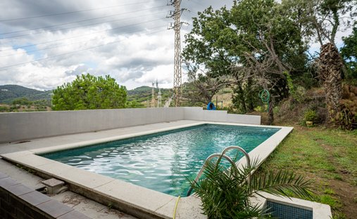 Finca in Esplugues de Llobregat, Catalonia, Spain 1