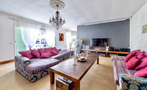 Castle for Sale in Villeneuve-lès-Maguelone, Occitanie, France