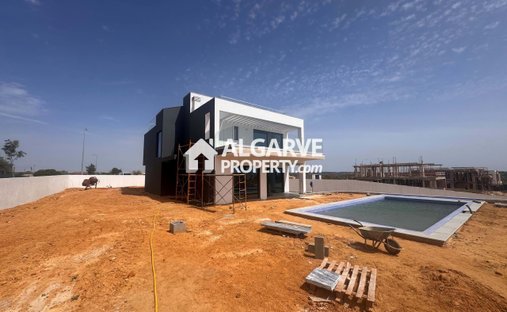 Villa in Alcantarilha, Algarve, Portugal 1
