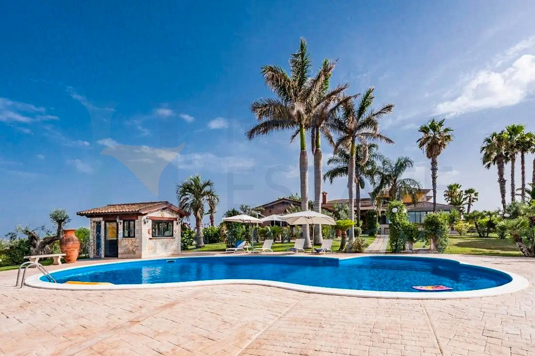 Villa in Center, Noto, Sicily 1 - 11860475