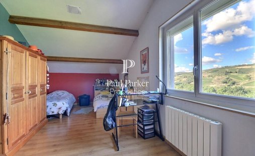 Beautiful Property Of The XI Xth Century Of Tuscan Style In The Heart Of A Closed Park And Raises Abo