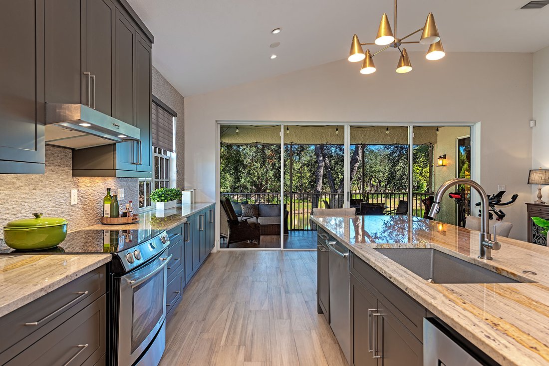 Condo in Naples, Florida, United States 5 - 16483465