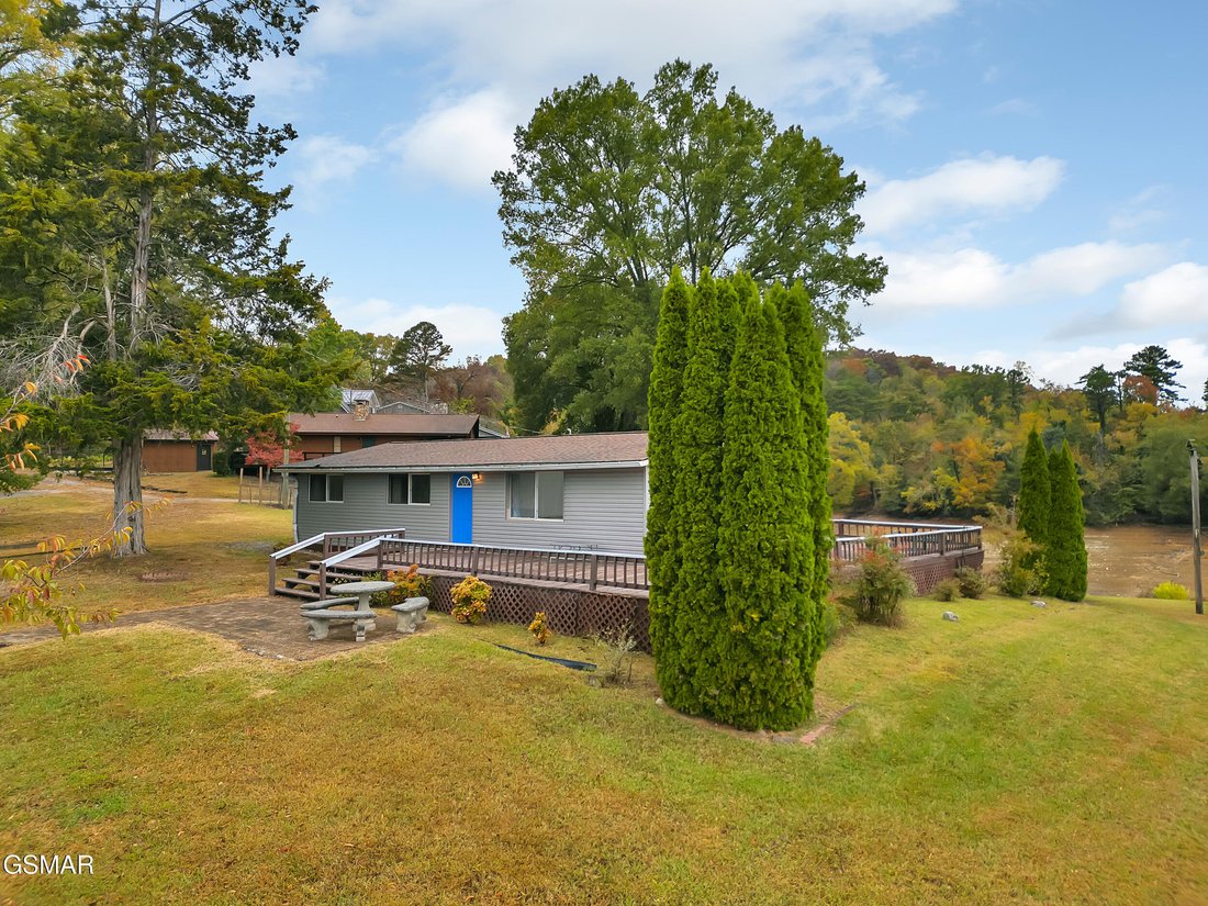 Dandridge, Tennessee, United States 3 - 16482335