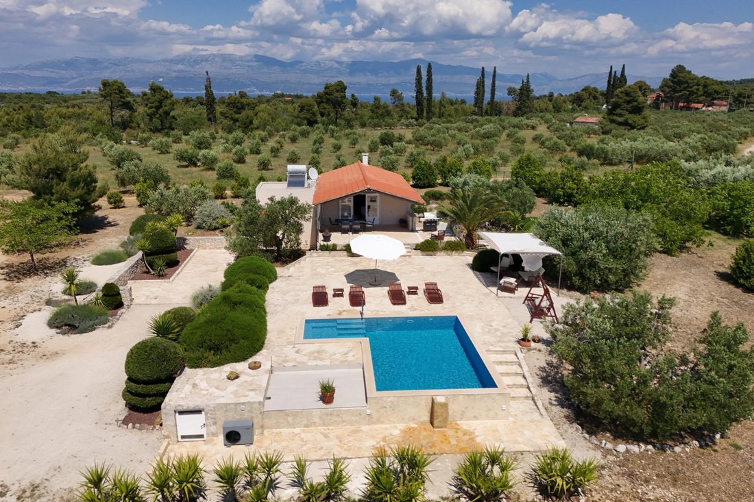 Villa in Sutivan, Split-Dalmatia County, Croatia 1 - 16482332
