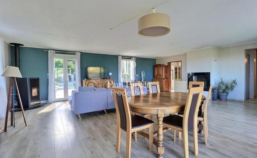 Beautiful Property Of The XI Xth Century Of Tuscan Style In The Heart Of A Closed Park And Raises Abo