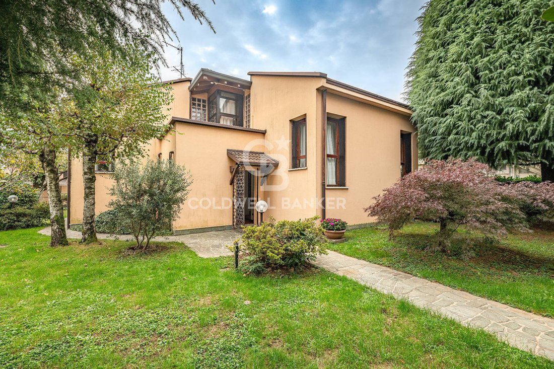 Villa in Macherio, Lombardy, Italy 2 - 16482644