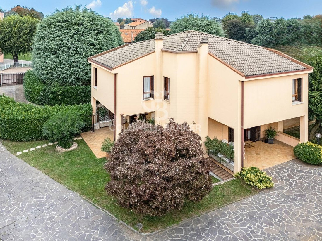 Villa in Macherio, Lombardy, Italy 3 - 16482644