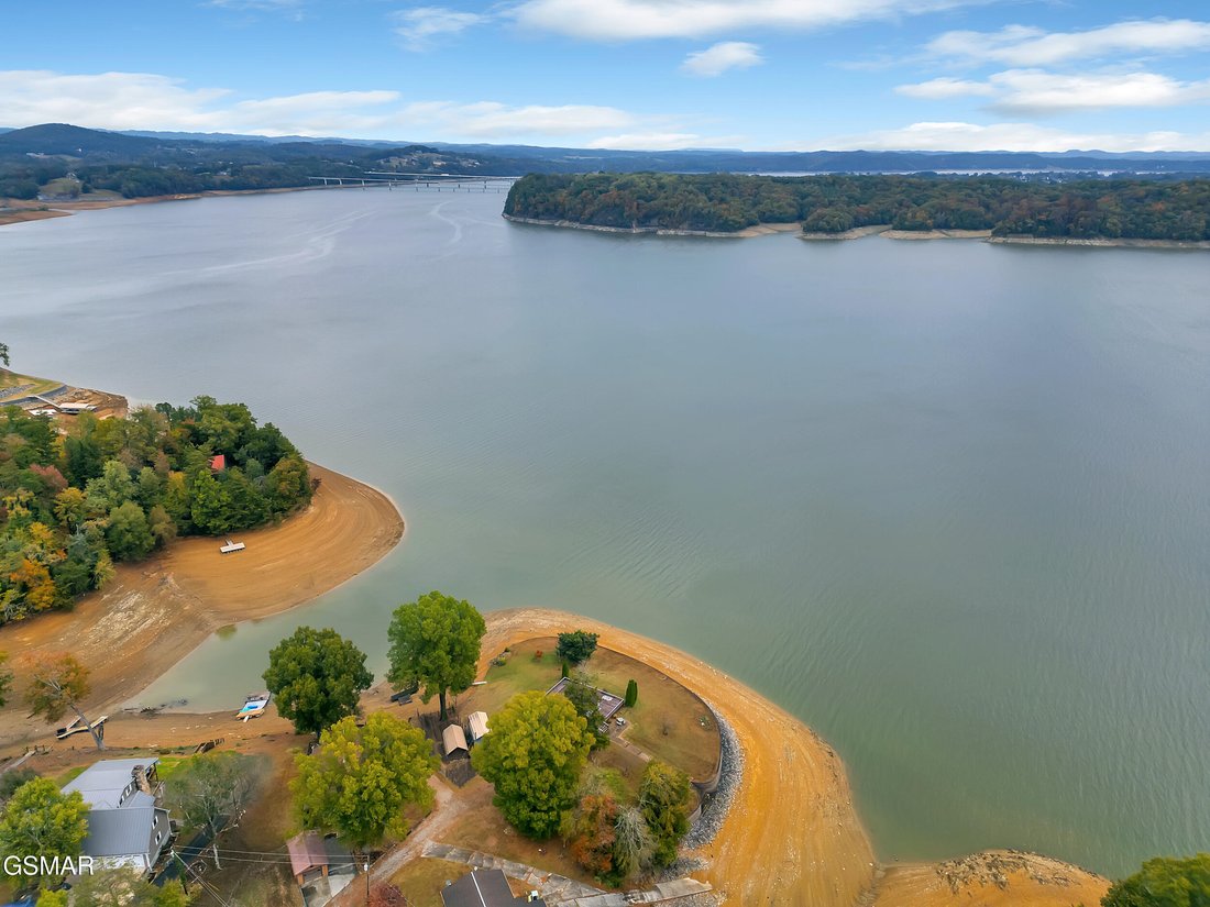 Dandridge, Tennessee, United States 2 - 16482335