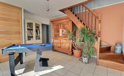 Beautiful Property Of The XI Xth Century Of Tuscan Style In The Heart Of A Closed Park And Raises Abo