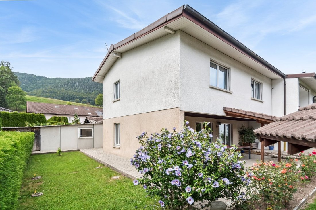 Superb Opportunity, 4.5 Room House Ideal For A Family