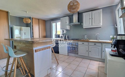 Beautiful Property Of The XI Xth Century Of Tuscan Style In The Heart Of A Closed Park And Raises Abo