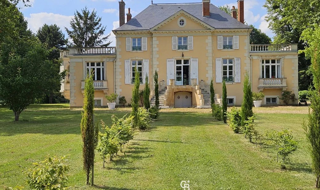 Early 19th Century Château In The Perche Sarthois