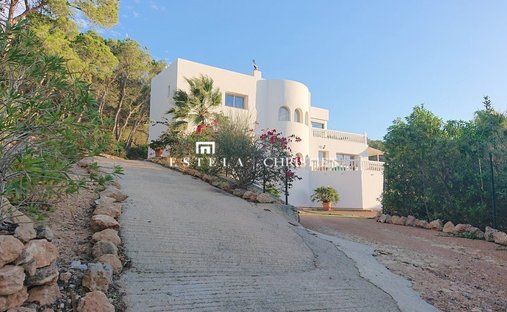 Villa in Sant Antoni de Portmany, Balearic Islands, Spain 1