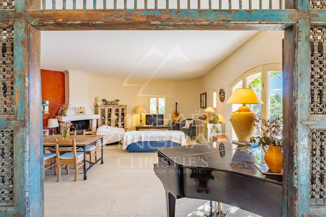 House in Gordes, Provence-Alpes-Côte d'Azur, France 5 - 14766274