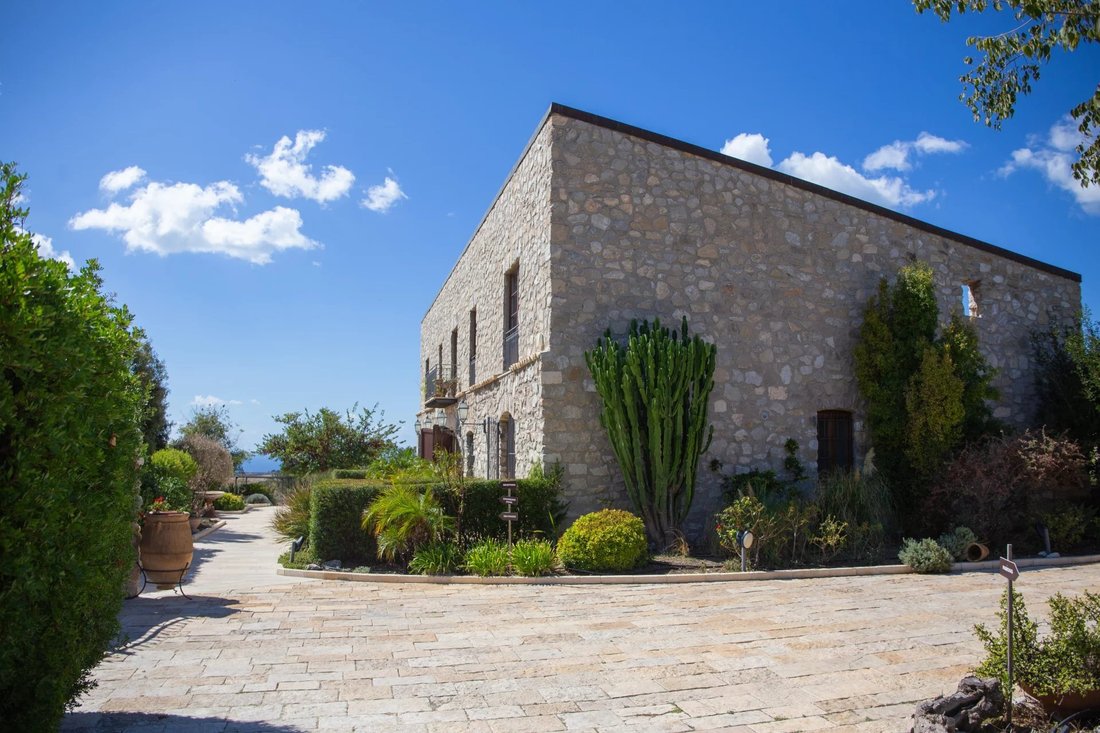 Villa in Italy 5 - 16480325