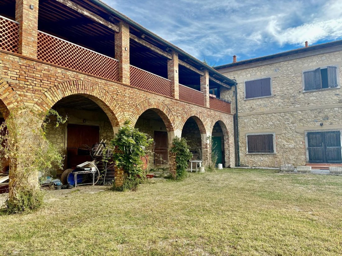 Villa in San Gimignano, Tuscany, Italy 4 - 16481638