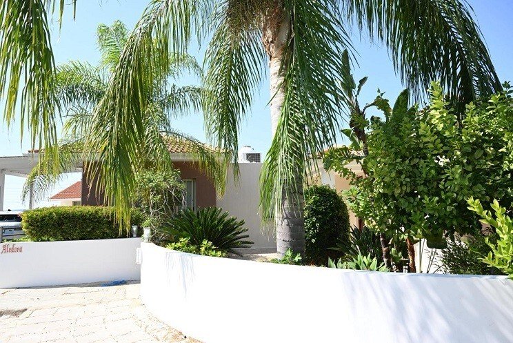 Villa in Mesa Chorio, Paphos, Cyprus 2 - 16482134
