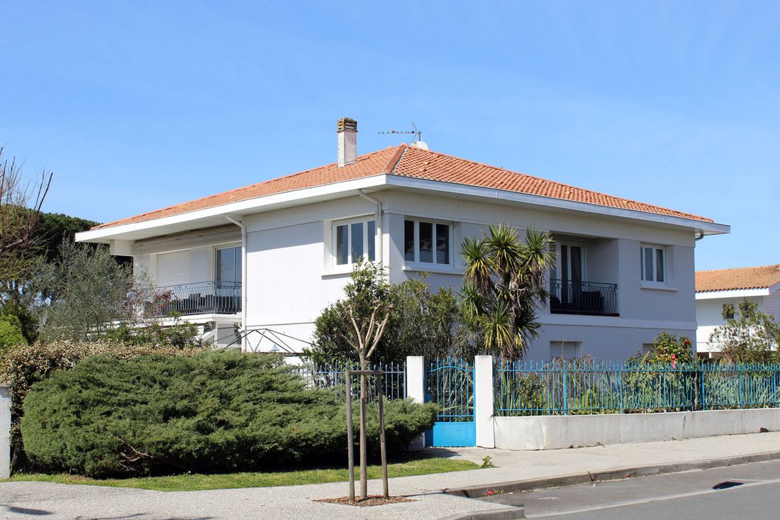 House in Ares, Nouvelle-Aquitaine, France 1 - 16480016