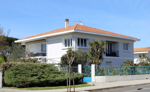House in Ares, Nouvelle-Aquitaine, France 1