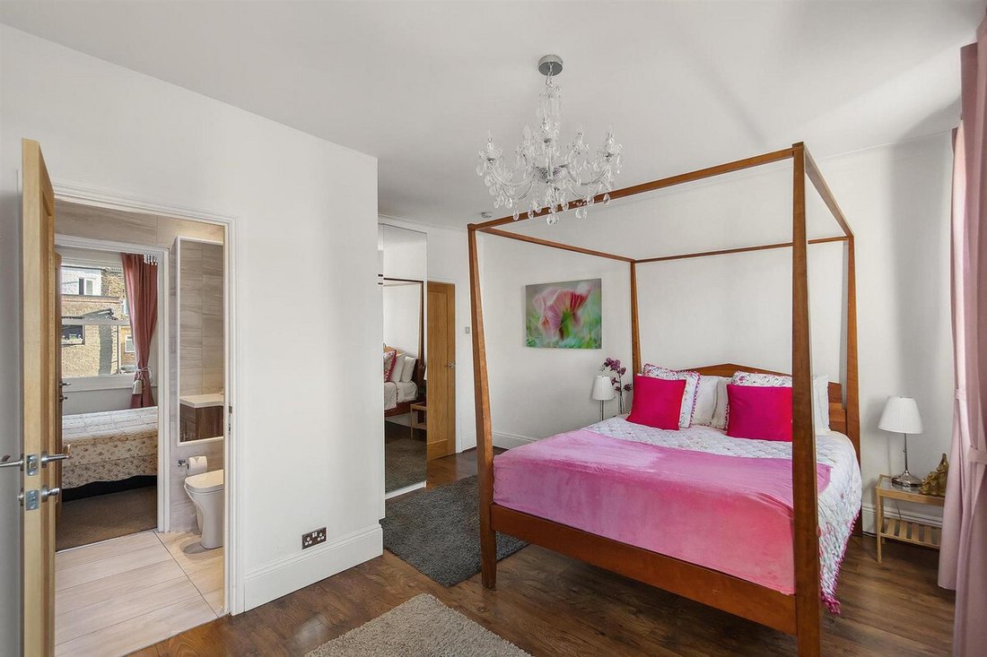 House in Shepherds Bush, Hammersmith and Fulham, England 2 - 16482151