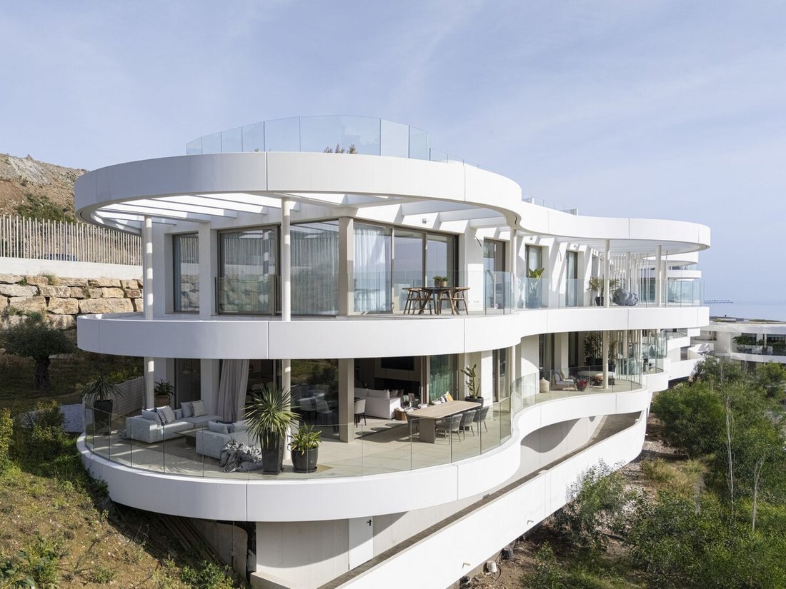 Apartment in Benahavis, Andalusia, Spain 1 - 16480681