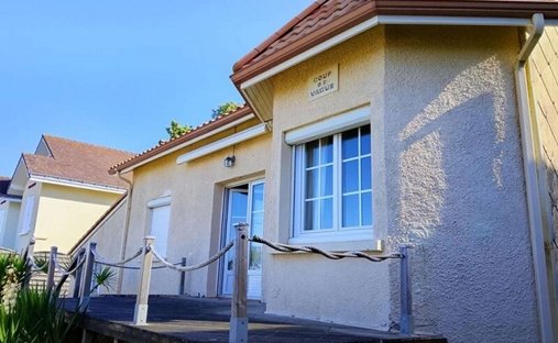 Castle for Sale in Saint-Michel-Chef-Chef, Pays de la Loire, France