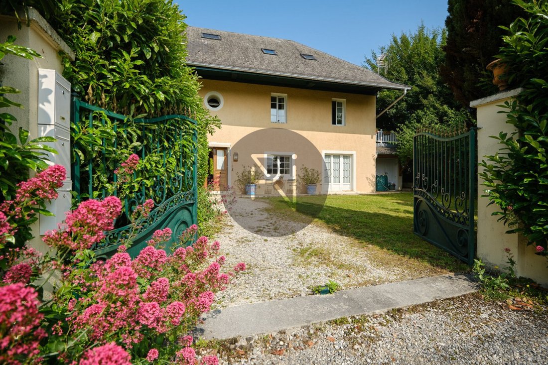 House in Peripherie, Poisy, France 2 - 16479607