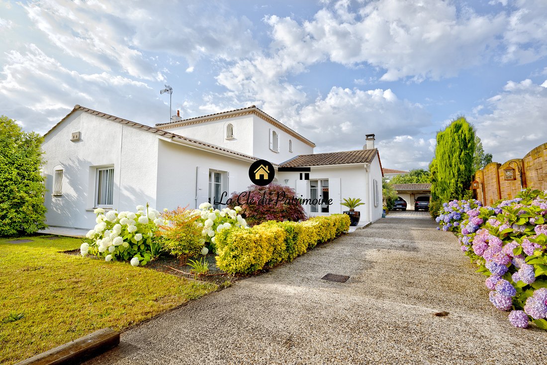 Villa in Mérignac, Nouvelle-Aquitaine, France 3 - 16480098