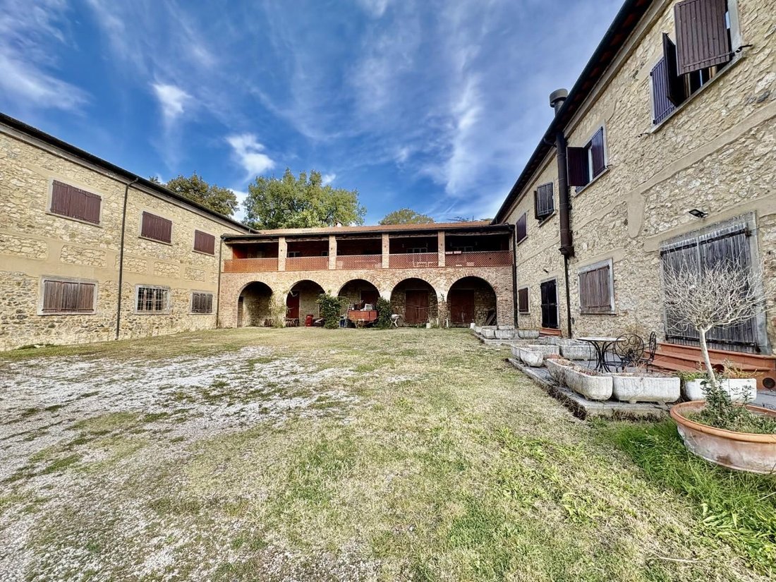 Villa in San Gimignano, Tuscany, Italy 1 - 16481638