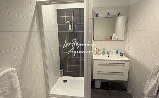 Agen Charming Estate With Manor House, Caretaker's House, Barn For Events, River, Lake 19 Hectares