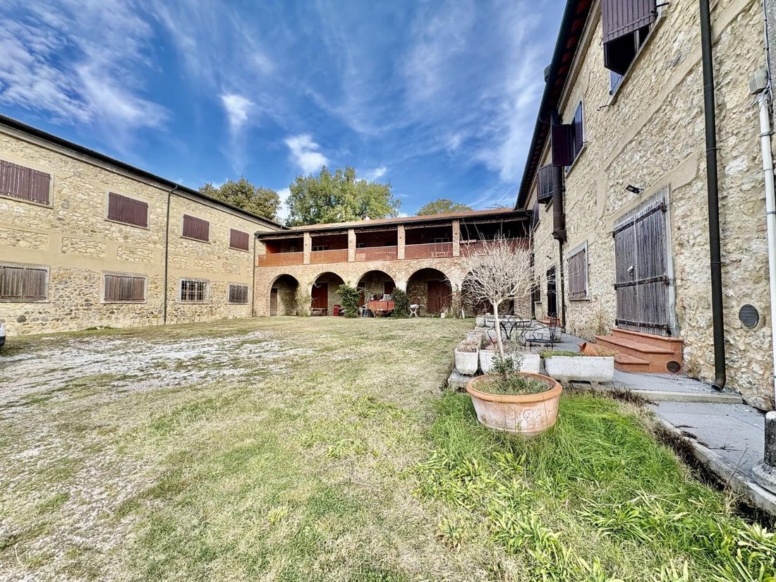 Villa in San Gimignano, Tuscany, Italy 2 - 16481638