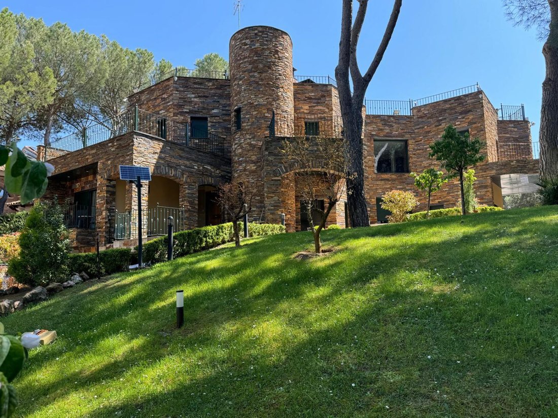 Chalet in San Miguel del Pino, Castile and Leon, Spain 1 - 16481074