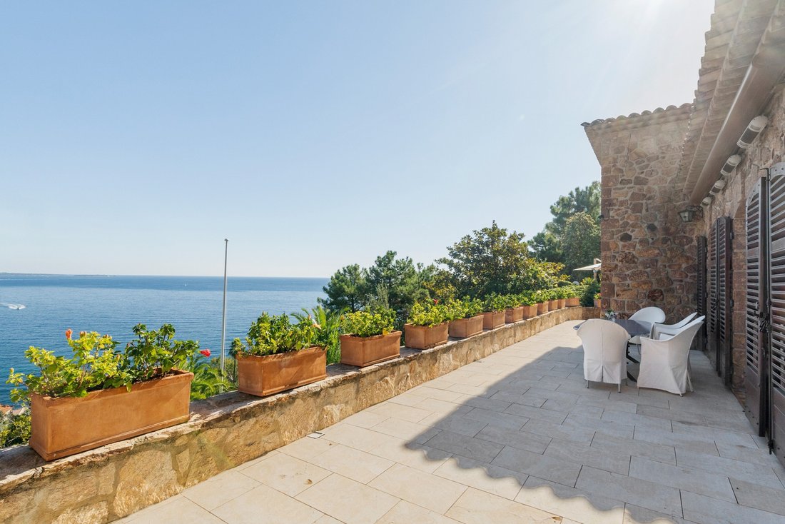 House in Théoule-sur-Mer, Provence-Alpes-Côte d'Azur, France 4 - 16481733