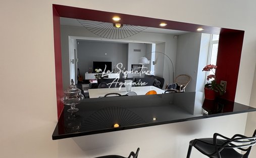 Agen Charming Estate With Manor House, Caretaker's House, Barn For Events, River, Lake 19 Hectares