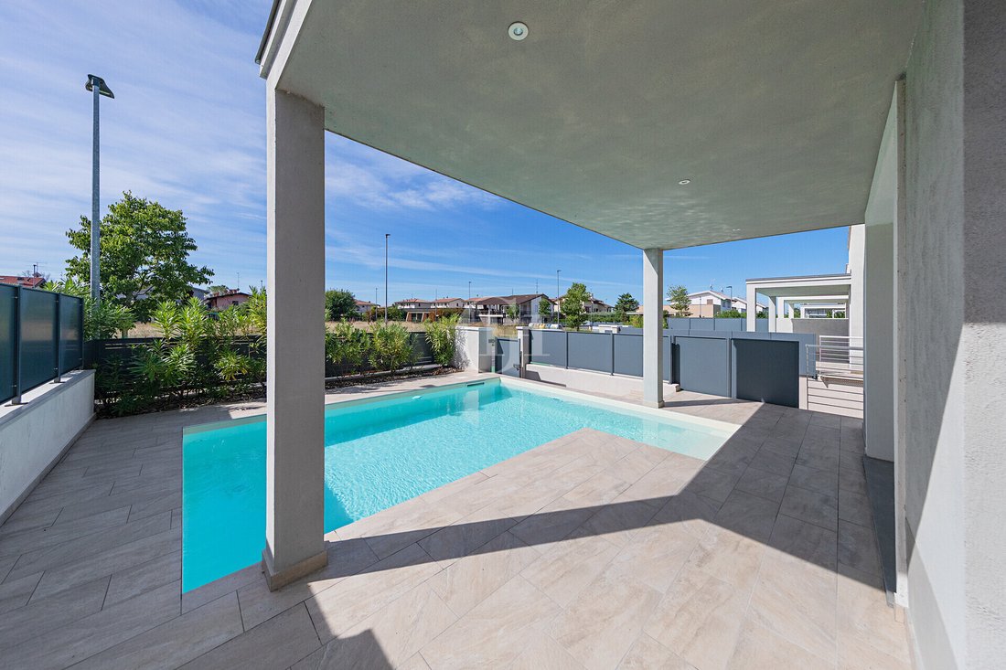 Villa in Punta Grò - Chiodi - Rovizza, Sirmione, Lombardy 1 - 11499053