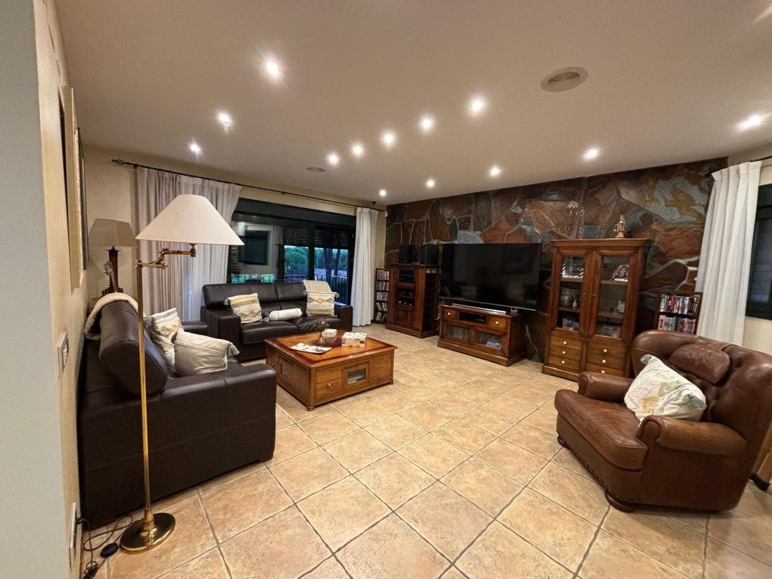 Chalet in San Miguel del Pino, Castile and Leon, Spain 2 - 16481074