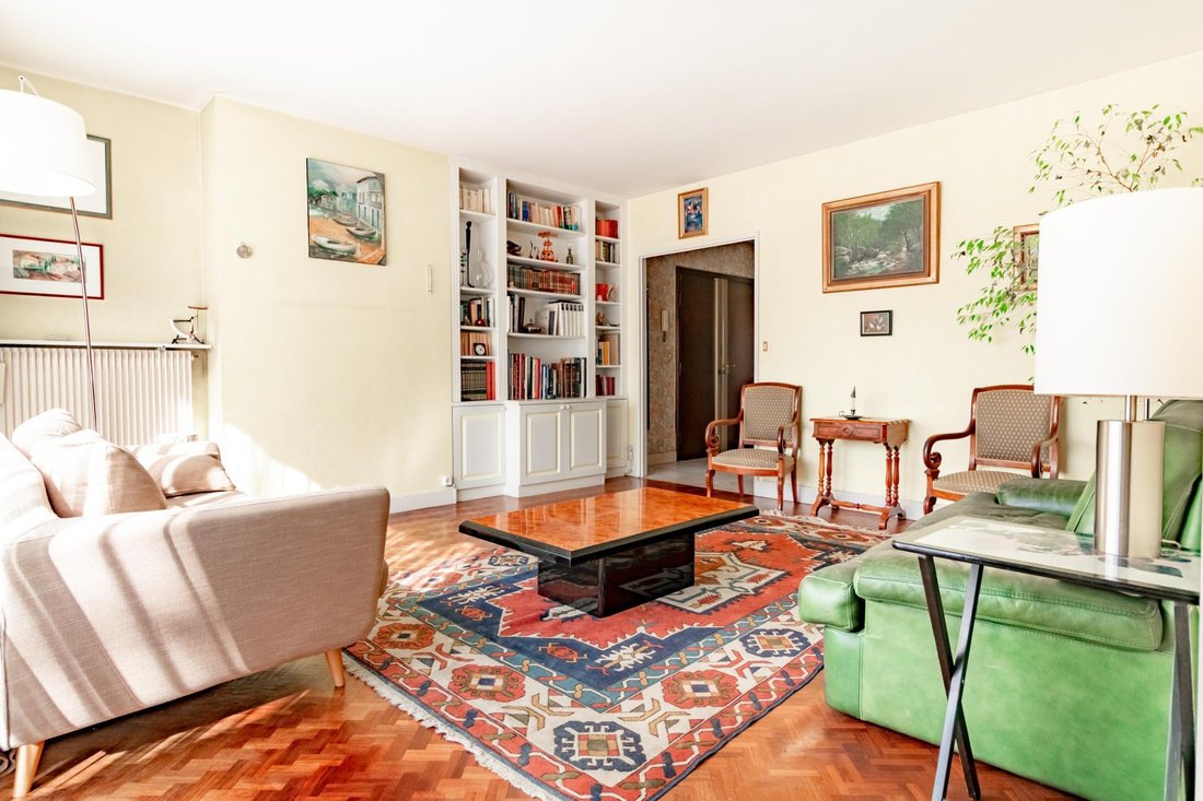 Apartment in Domaine National du Château, Versailles, France 1 - 16481159