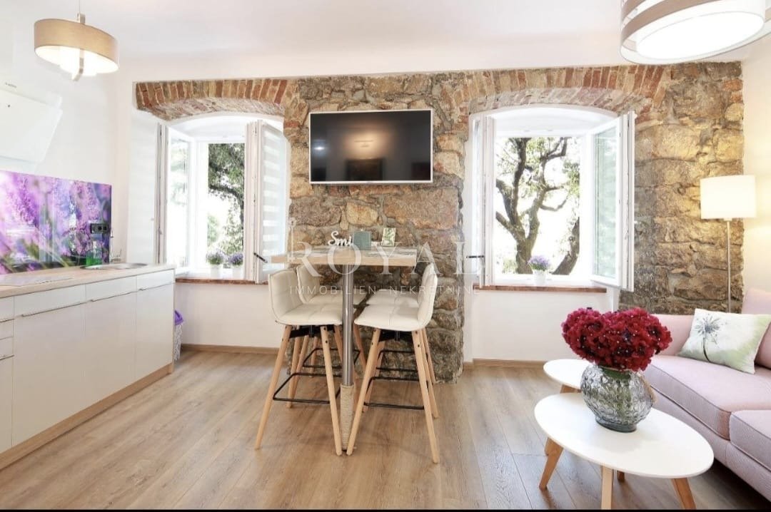 Apartment in Mjesni odbor Luka, Grad Rijeka, Primorje-Gorski Kotar County 2 - 16482348
