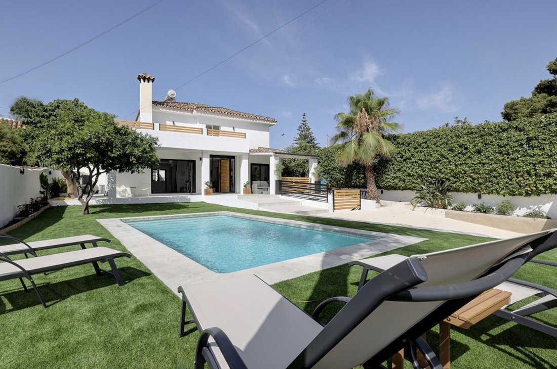 Villa in Marbella, Andalusia, Spain 1 - 16484011