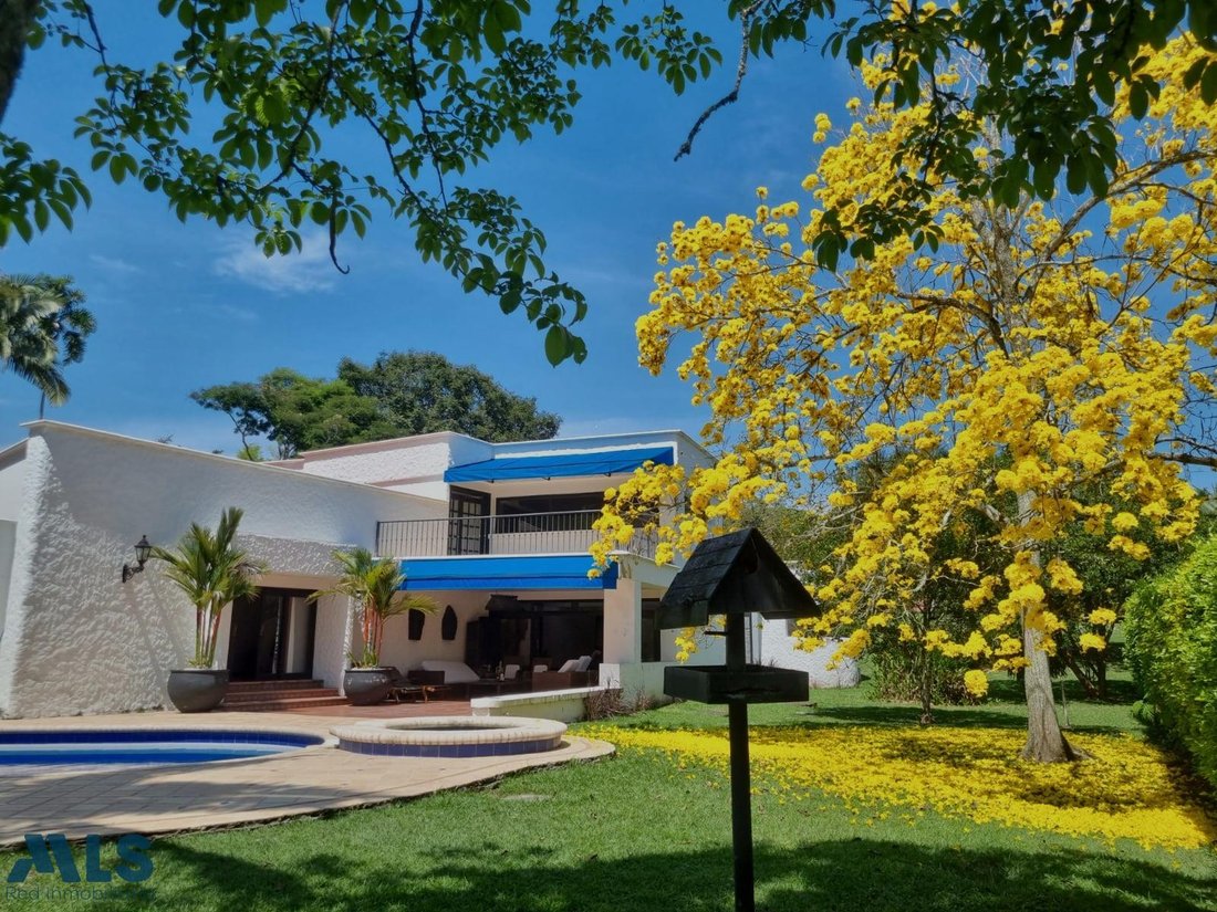 House in Medellín, Antioquia, Colombia 1 - 16484012