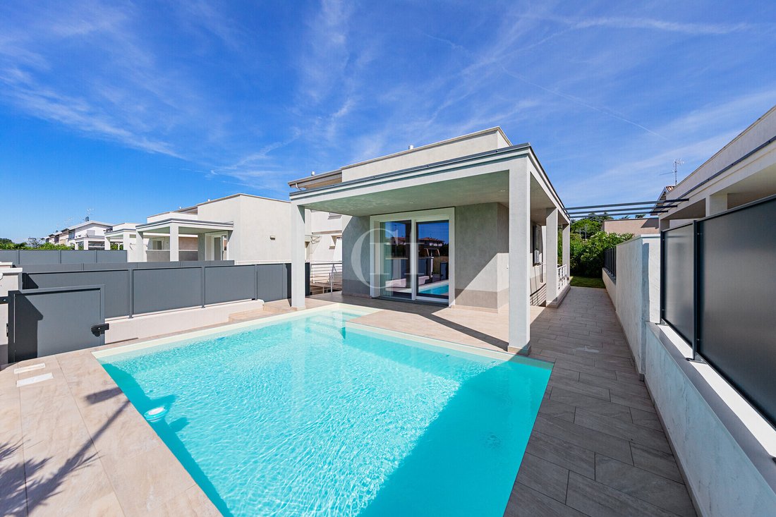 Villa in Punta Grò - Chiodi - Rovizza, Sirmione, Lombardy 2 - 11499053